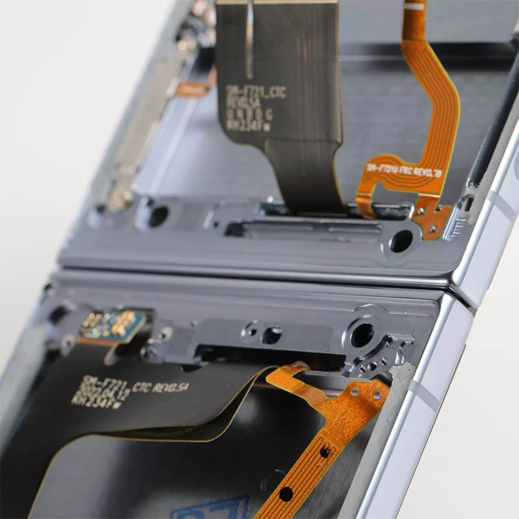Balikkan layar LCD 4